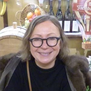 Meet your Posher, Nadia